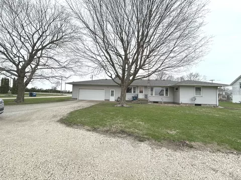 3898 E 739th Rd, Triumph, IL 61371 photo 2