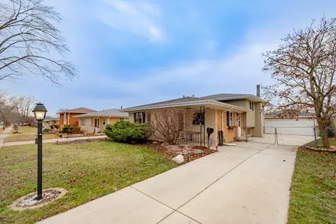16465 George Dr, Oak Forest, IL 60452