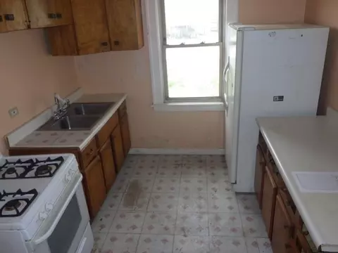 Kitchen - 620 W 111th St, Chicago, IL 60628 photo 1 of 1