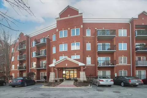 3401 Wellington Ct #215, Rolling Meadows, IL 60008