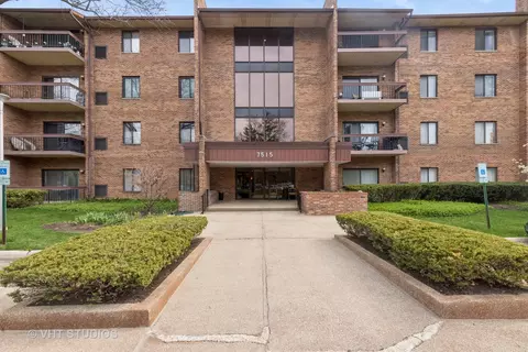 7515 Nantucket Dr #407, Darien, IL 60561