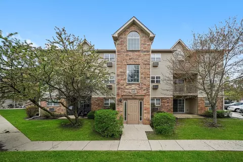 1545 W Crystal Rock Ct #1B, Round Lake Beach, IL 60073