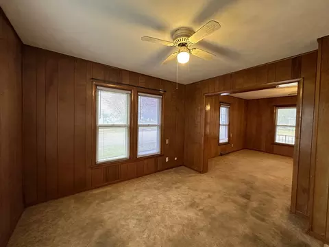 411 W Park St, Morrison, IL 61270 photo 9
