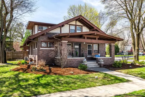 938 Garfield Ave, Aurora, IL 60506