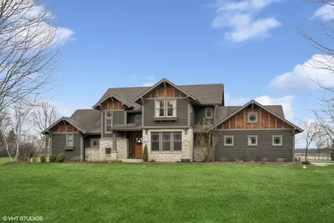 32 W678 Honey Hill Cir, Wayne, IL 60184