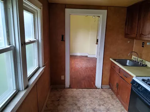 Entry Way - 304 S Eastern Ave, Joliet, IL 60433 photo 2 of 2