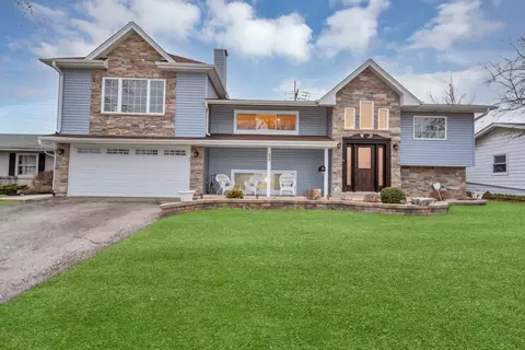 299 Trowbridge Rd, Elk Grove Village, IL 60007