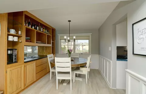 Dining - 2 E Suffield Dr, Arlington Heights, IL 60004 photo 1 of 2
