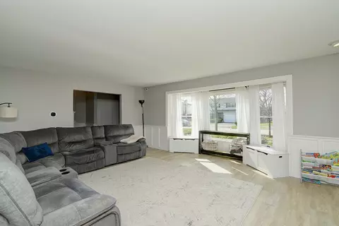 Living - 2 E Suffield Dr, Arlington Heights, IL 60004 photo 1 of 2