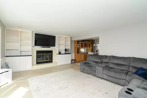 Other - 2 E Suffield Dr, Arlington Heights, IL 60004 photo 1 of 5