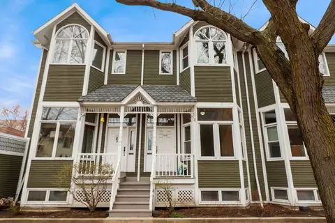 1008 W Barry Ave, Chicago, IL 60657