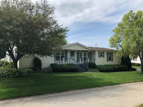 549 Navajo Trl, Marengo, IL 60152