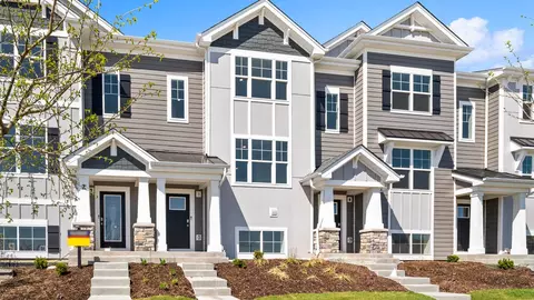 2271 Glacier St, Mundelein, IL 60060