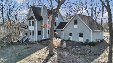 1240 N Forest Ave, Spring Grove, IL 60081