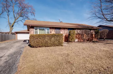 7054 Stanford Dr, Bridgeview, IL 60455