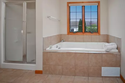 Bath - 2884 Bear Claw St, Normal, IL 61761 photo 1 of 10