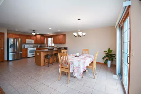 Dining - 2884 Bear Claw St, Normal, IL 61761 photo 4 of 5