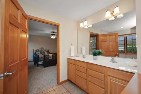 Bath - 2884 Bear Claw St, Normal, IL 61761 photo 7 of 10