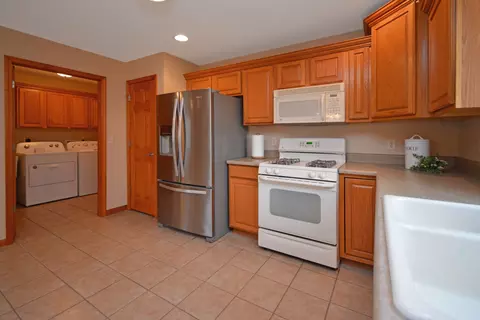 Kitchen - 2884 Bear Claw St, Normal, IL 61761 photo 11 of 14