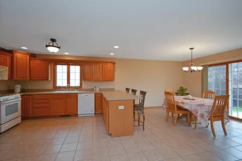 Kitchen - 2884 Bear Claw St, Normal, IL 61761 photo 2 of 14