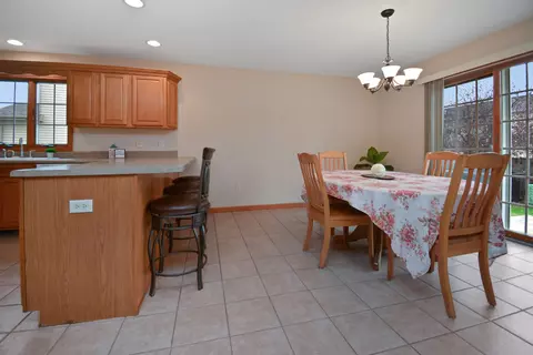 Dining - 2884 Bear Claw St, Normal, IL 61761 photo 2 of 5