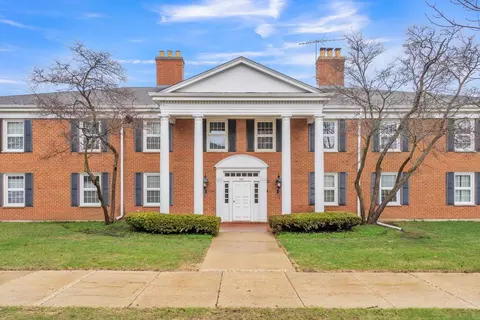 501 Coventry Ln #6, Crystal Lake, IL 60014