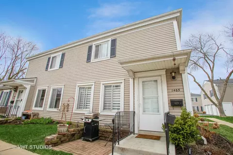 1465 Cove Dr #200C, Prospect Heights, IL 60070