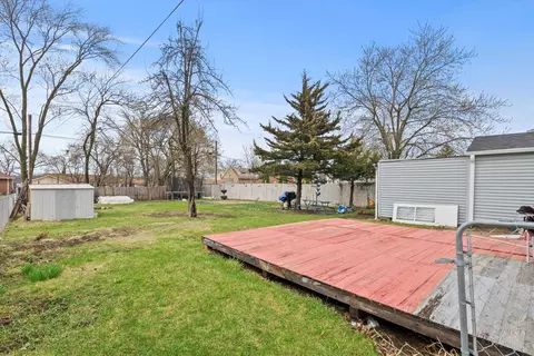 Exterior - 970 Front St, Aurora, IL 60505 photo 2 of 3
