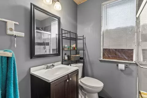 Bath - 970 Front St, Aurora, IL 60505 photo 1 of 2