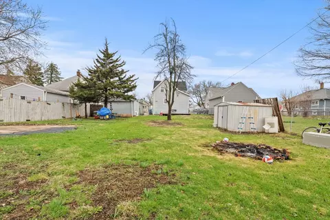 Exterior - 970 Front St, Aurora, IL 60505 photo 3 of 3