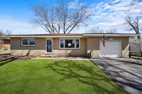 4814 Paulsen St, Mchenry, IL 60051