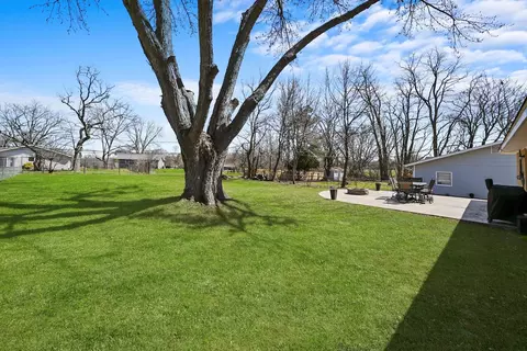Exterior - 4814 Paulsen St, Mchenry, IL 60051 photo 6 of 8