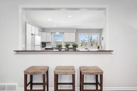 Kitchen - 4814 Paulsen St, Mchenry, IL 60051 photo 1 of 5
