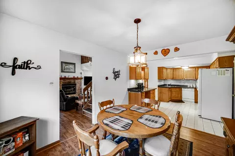 Dining - 5606 W Von Ave #A, Monee, IL 60449 photo 2 of 3