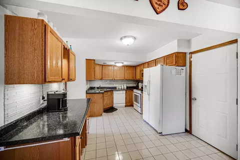 Kitchen - 5606 W Von Ave #A, Monee, IL 60449 photo 4 of 5