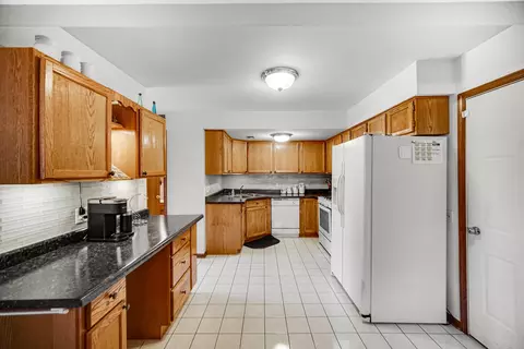 Kitchen - 5606 W Von Ave #A, Monee, IL 60449 photo 3 of 5