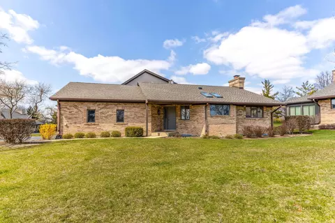1780 Pebble Beach Dr, Hoffman Estates, IL 60169 photo 2