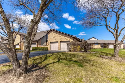 1780 Pebble Beach Dr, Hoffman Estates, IL 60169