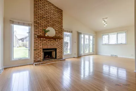 1780 Pebble Beach Dr, Hoffman Estates, IL 60169 photo 4