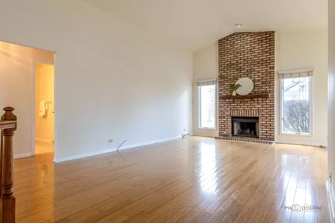 1780 Pebble Beach Dr, Hoffman Estates, IL 60169 photo 3