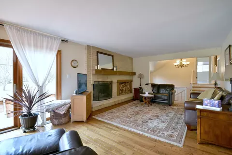 Living - 1144 Modaff Rd, Naperville, IL 60540 photo 2 of 4