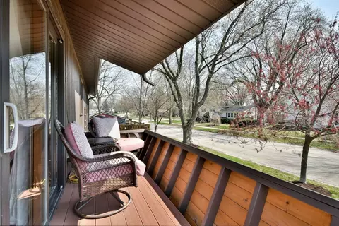Exterior - 1144 Modaff Rd, Naperville, IL 60540 photo 6 of 8