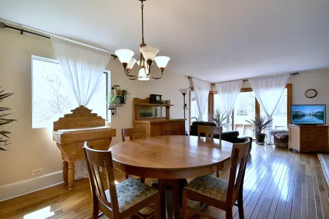 Dining - 1144 Modaff Rd, Naperville, IL 60540 photo 3 of 4