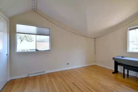 Bedroom - 1144 Modaff Rd, Naperville, IL 60540 photo 3 of 10