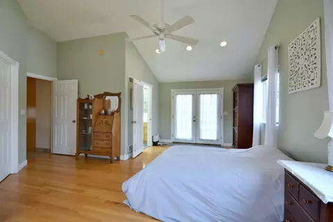 Bedroom - 1144 Modaff Rd, Naperville, IL 60540 photo 8 of 10