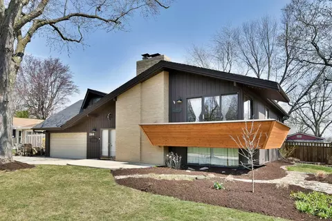 Exterior - 1144 Modaff Rd, Naperville, IL 60540 photo 4 of 8