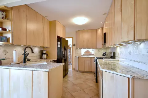Kitchen - 1144 Modaff Rd, Naperville, IL 60540 photo 4 of 5