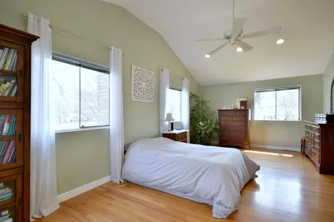 Bedroom - 1144 Modaff Rd, Naperville, IL 60540 photo 10 of 10