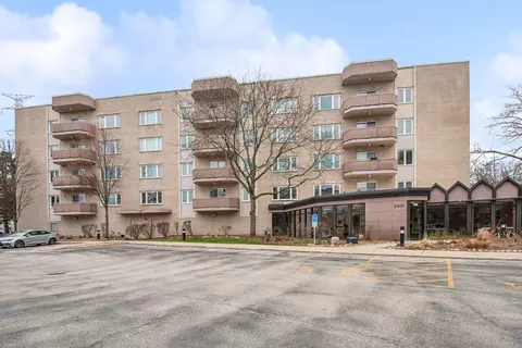 6401 Lincoln Ave #304, Morton Grove, IL 60053
