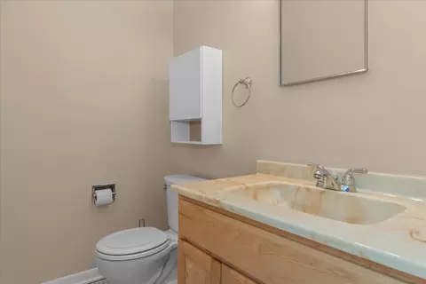 Bath - 8955 Lyons St, Des Plaines, IL 60016 photo 3 of 3